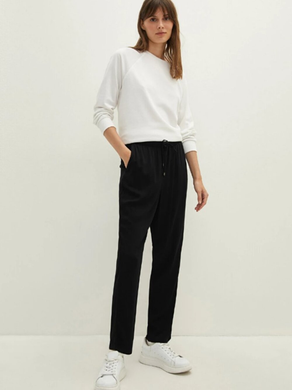 Simons Contemporaine Black Crepe Drawstring Trousers BNWOT M